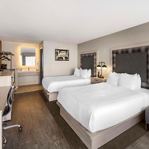 Queen Room Two Queen Beds Pet-Friendly or Non-Smoking